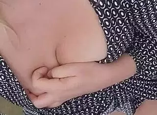 Watch this milf masturbate with her feet on video call, talking dirty the whole time