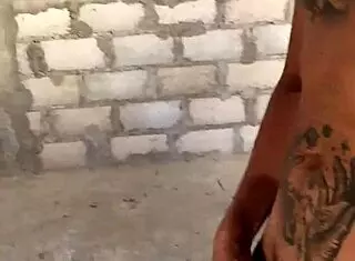 Beautiful skinny amateur wife pleases tipper without knowing in interactive scene