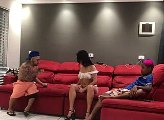 Tengok Aku Kongkek Latina Muda 18+ Panas Ni Keras