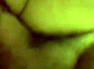 Lara, milf Itali, datang kepada aku untuk aksi kote