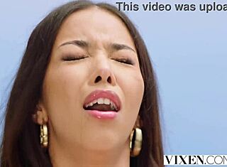 Lias vášnivý sex s tajným obdivovatelem 😏