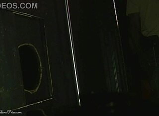 Helena Price, mannen min filmer meg som suger stor svart kuk på gloryhole!