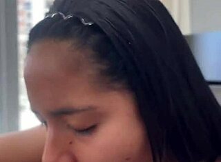 बीबीसी के साथ डीप ब्लोजॉब पेटाइट 18+ एमेच्योर के लिए फेस फकिंग में बदल जाता है