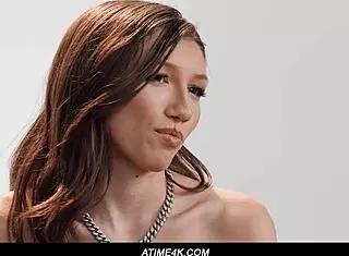 Maya Woulfe Shows How Women Orgasm in Solo Play