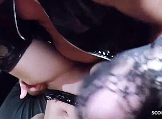 इंट्रिगुइंग जर्मन क्रीमपाई गैंगबैंग मिल्फ बेला और 18+ सनी सन के साथ।