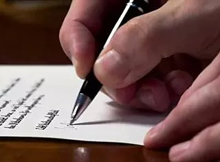 Safada Roberta Mulata Sucks Cock Deeply in Full Film