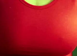 Stroking femdoms get satisfied with cumshot in 4some teasing group 😈