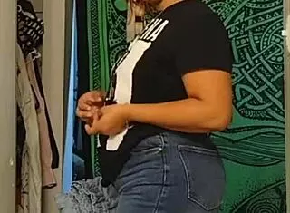 Goddess humiliates with ass shaking