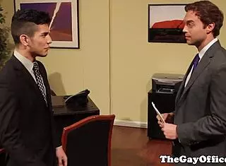 Muscular bodybuilder hunk indulges in office blowjob and anal fucking