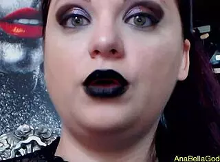 Giant Goddess Crush Fetish Adventure