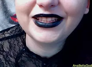 Giant Goddess Crush Fetish Adventure