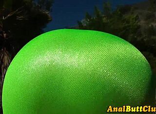 Jente setter leke inn i ræva i HD