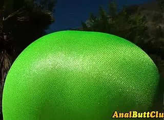 girl inserts toy into her ass in hd