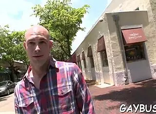 satisfying oral service with a gay man