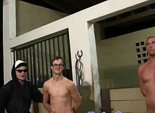 本物の大学ツインクたちがバックで激しくアナルファック