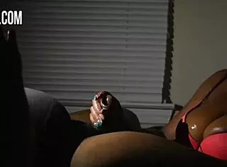 Amateur handjob by ebony milf