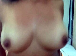 Amatur Gemuk Tunggang Kote Cowgirl, Tercekik Tetek Besar Semula Jadi Bergoyang