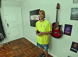 Första gången farbror knullar anazinhas stora rumpa i vild hentai-scen