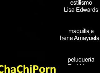 Malena Gracia täysin alasti höyryävässä kylpyammeessa