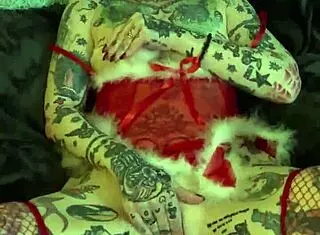 Milf On The Shelf Xmas Solo Orgasm