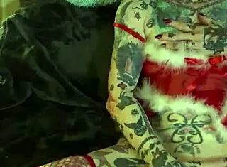 Milf On The Shelf Xmas Solo Orgasm