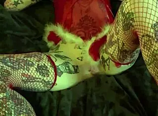 Milf On The Shelf Xmas Solo Orgasm