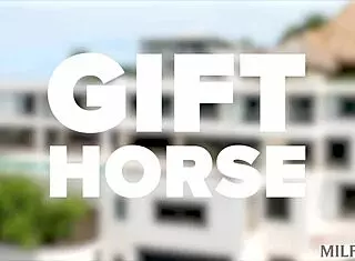 Milf Texas sneaks away for holiday fucking 😏