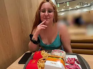 I stopped to eat and she wanted to fuck - trix mendes.