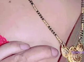 Sexy Indian Bhabhi in Saree Amateur Video