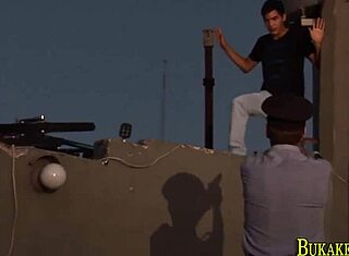 latino twink får vill ansiktsfucking