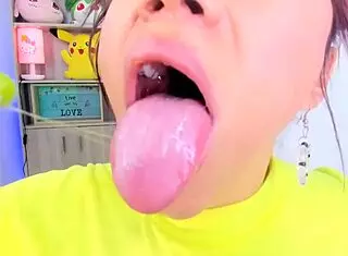 Lila Jordan Brushing Her Teeth On Webcam With Saliva Fetish