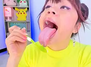 Lila Jordan Brushing Her Teeth On Webcam With Saliva Fetish