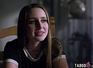 Padrasto Invade pra Foder Amiga 18+ da Filha Anny Aurora de Madrugada