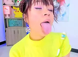 Lila Jordan Brushing Her Teeth On Webcam With Saliva Fetish