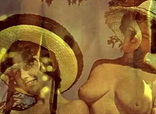 ดาร์ก แลนเทิร์น เปิดเผยคำสารภาพอีโรติกยุควิกตอเรียนของสาวสวมหมวก!