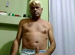 are you watching me jerk off in this sensual gay session?