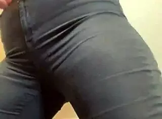 Sneaking intense masturbation for a powerful office squirt.