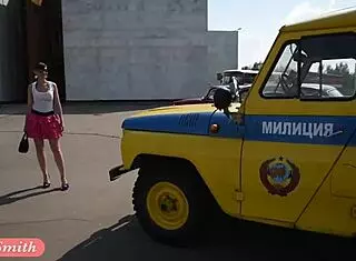 Jeny smith flashing legs and ass