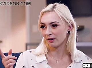 فتاة مراهقة بلوند سكسي 18+ تم القبض عليها وهي تتمايل