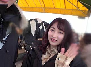 巨乳のアジア素人がハードに中出しされる