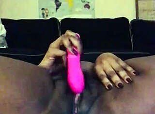 Teasează-mi pizda strânsă BBW până squirt peste tot!