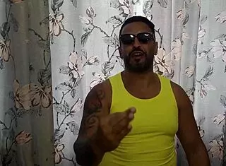 Sophie Stephan makes her stylish debut in a full video