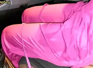 ofereci carona pra gostosa sozinha na rua e ela me deu por gratidao