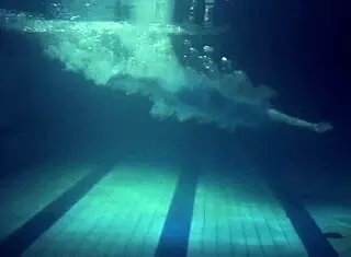 i'm watchin' dem big bouncin' tits underwater