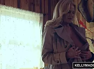 kelly madison flashes her huge tits outdoors