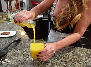 Fucking My Step Mom For Breakfast With Kymber Leigh