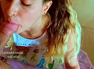 hermanastra de ojos verdes me hace una mamada increible en deepthroat