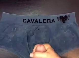 Masturbando e Gozando Gostoso