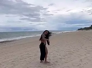 comi a morena gostosa da praia de fortaleza, safada ganhou gozada na boca