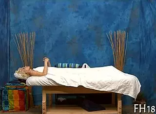 MASSAGE PARLOUR PORN - A RELAXING SESSION TURNS INTO SOMETHING MORE INTIMATE